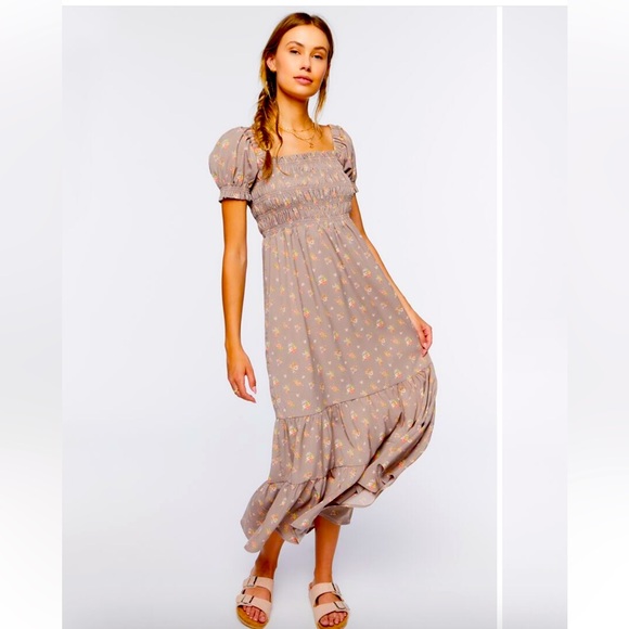 Forever 21 Dresses & Skirts - Floral Puff-Sleeve Dress/Taupe Color ——— Can fit Medium to Large